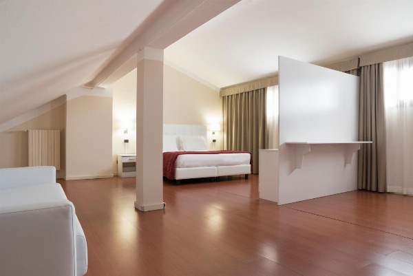 Hotel Tourist image 14