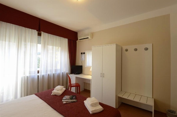 Hotel Tourist image 36