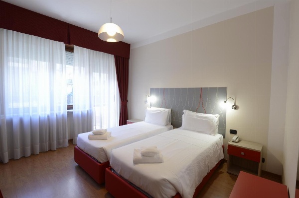 Hotel Tourist image 4